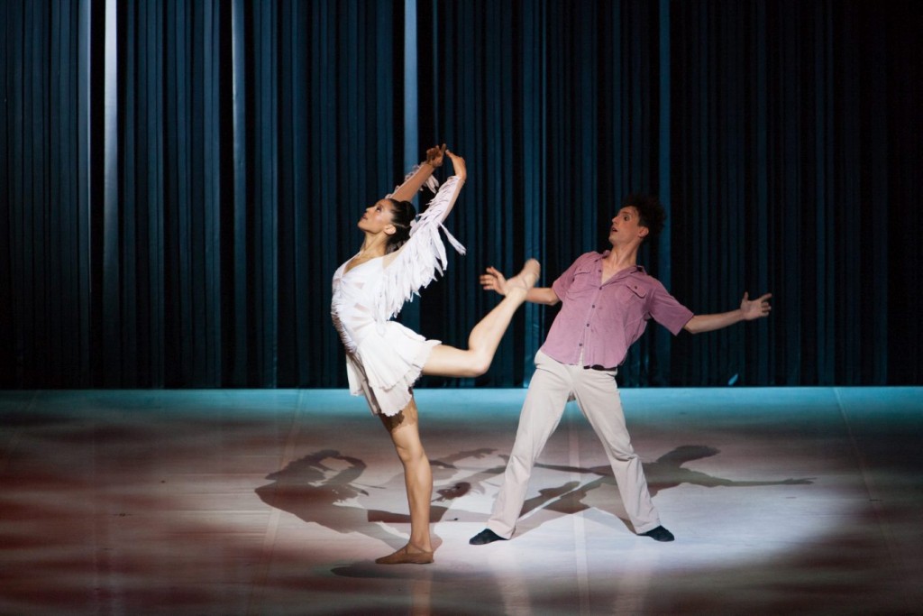 1. A.Archibald and G.Arenas Ruiz, “Syncope” by Gil Roman, Béjart Ballet © Ilia Cholnik