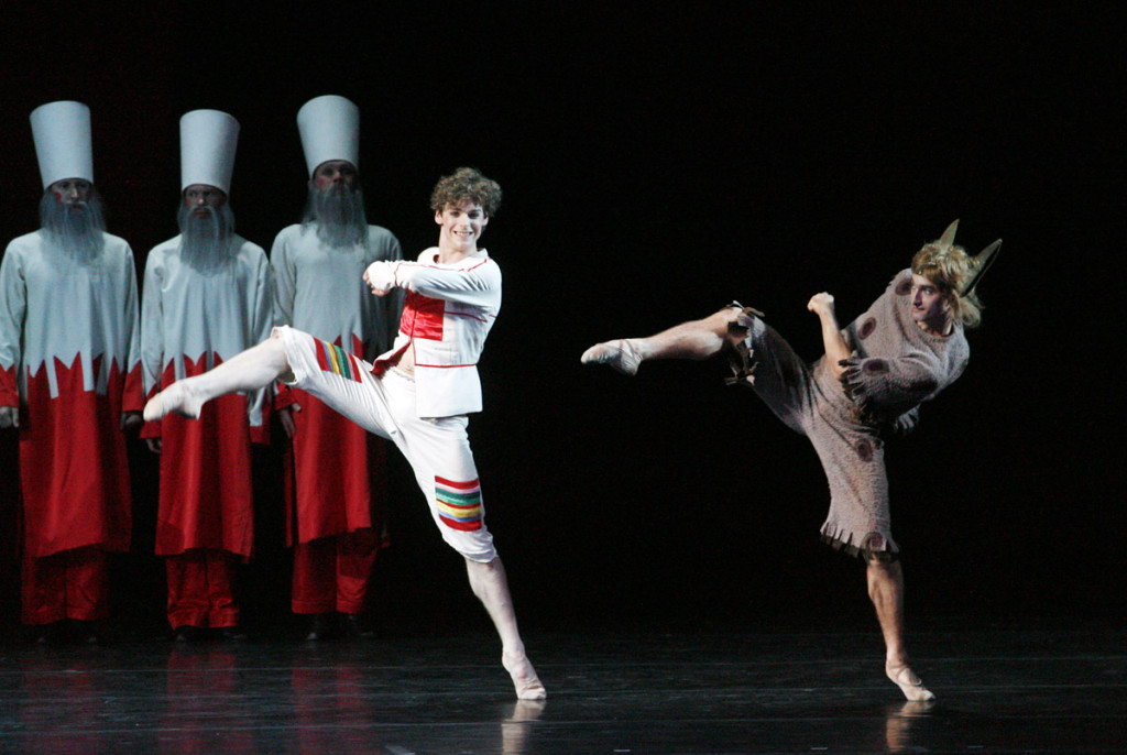 1. V.Shklyarov, A.Popov and ensemble, “The Little Humpbacked Horse” by A.Ratmansky, Maryinsky Ballet © N.Razina 