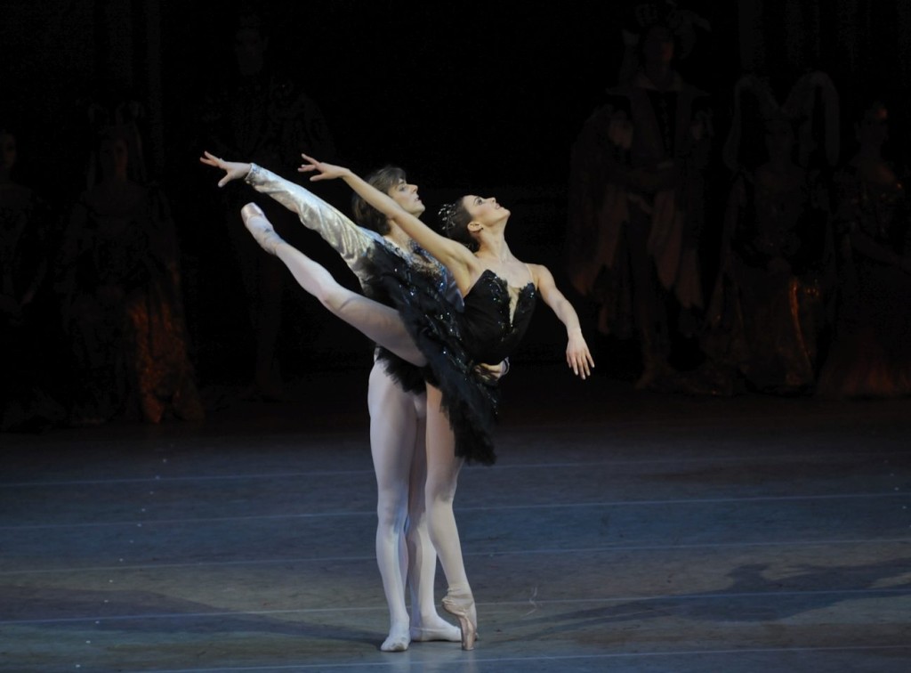 5. A.Somova and V.Shklyarov, “Swan Lake” by K.Sergeyev after M.Petipa and L.Ivanov, Maryinsky Ballet © V.Baranovsky