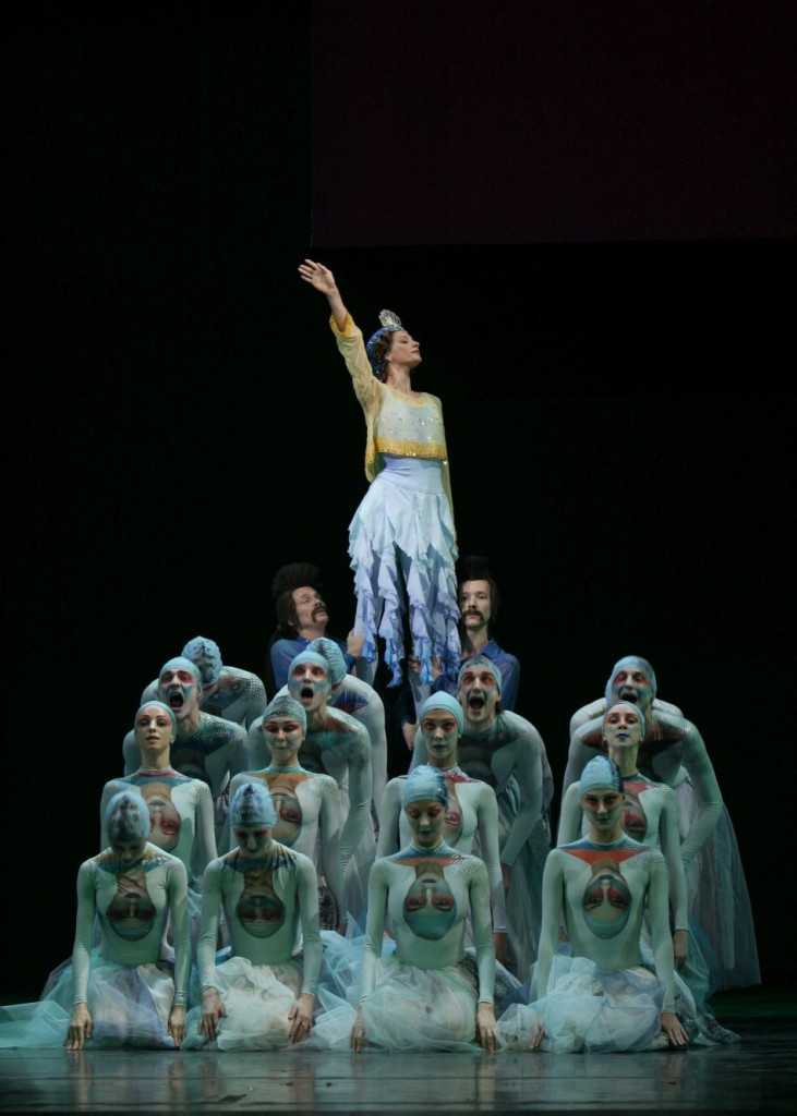 4. Y.Kondaurova and ensemble, “The Little Humpbacked Horse” by A.Ratmansky, Maryinsky Ballet © N.Razina 