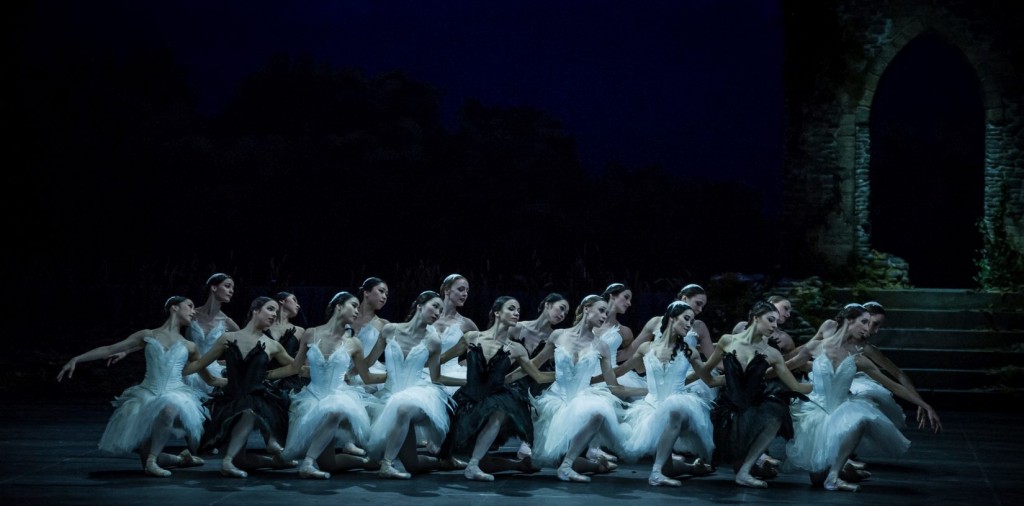 20. Ensemble, “Swan Lake” by M.Petipa and L.Ivanov with additional choreography by A.Ratmansky, Ballet Zurich and Junior Ballet Zurich