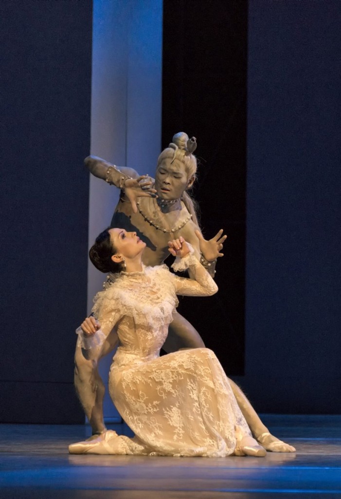 3. A.Tsygankova and Y.Gyu Choi, “Mata Hari” by T.Brandsen, Dutch National Ballet © M.Haegeman