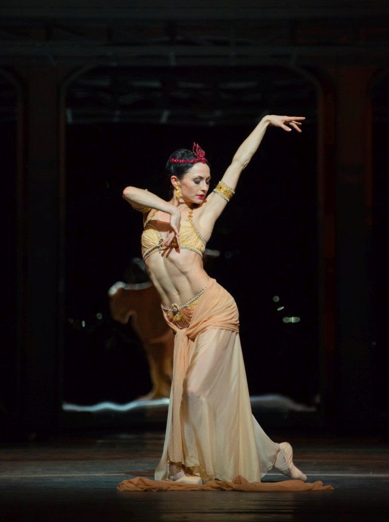 7. A.Tsygankova, “Mata Hari” by T.Brandsen, Dutch National Ballet © M.Haegeman