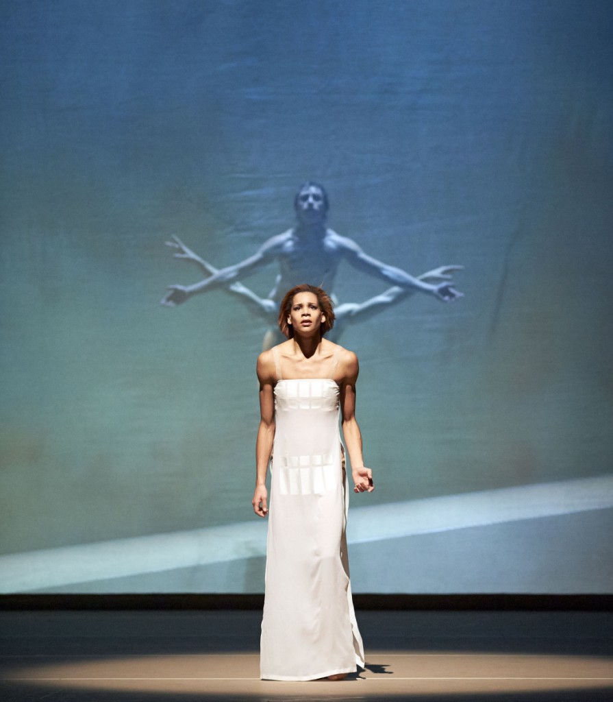 10. R.Horner, D.Cherevychko and K.Kourlaev, “The Legend of Joseph” by J.Neumeier, Vienna State Ballet © M.Pöhn 2015