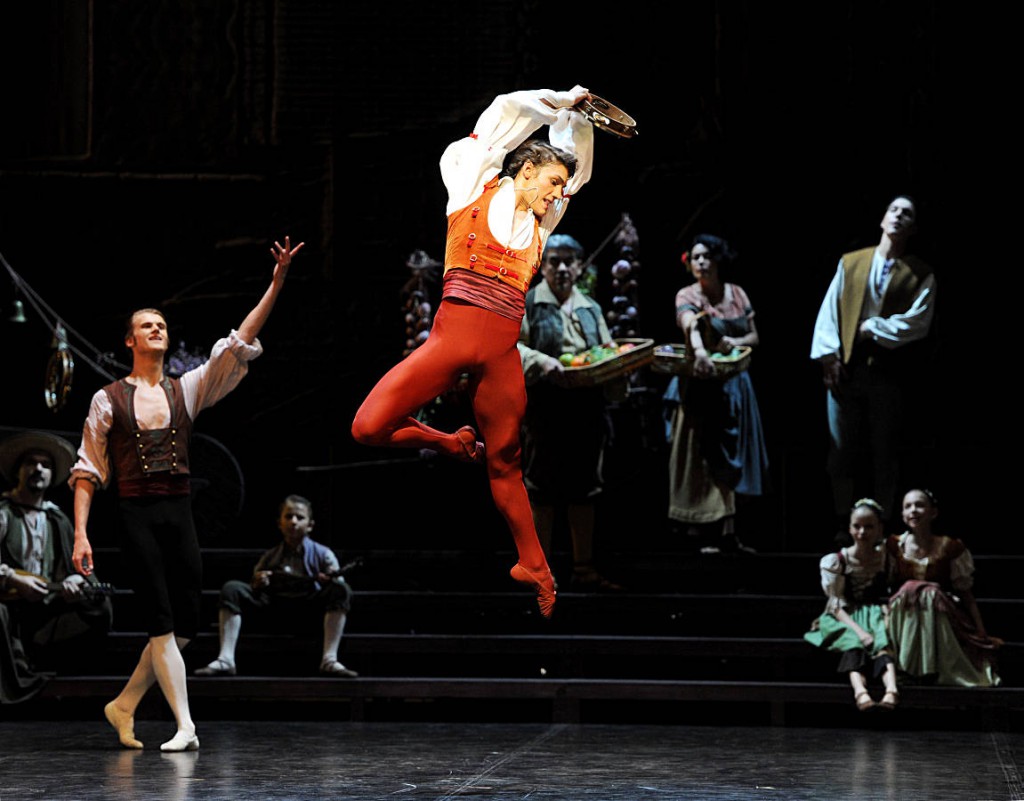 11. Daniel Camargo and ensemble, Don Quixote by M.Guerra, Stuttgart Ballet, photo Stuttgart Ballet