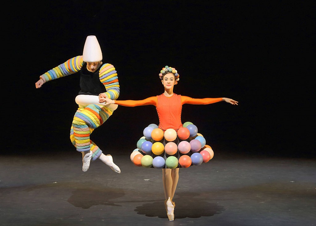 11. The Triadic Ballet by Gerhard Bohner, Turk and Turk Skirt, Goffin, Villalba, copyright W.Hösl 