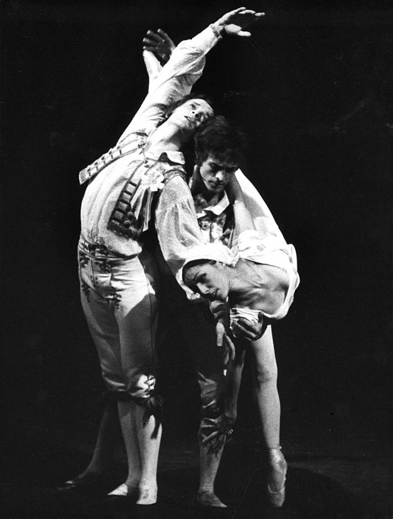 16. Fred Howald, Maximo Barra and Persephone Samaropoulo, Le Baiser de la Fée by J.Neumeier, 1972, copyright Günther Englert, Frankfurt