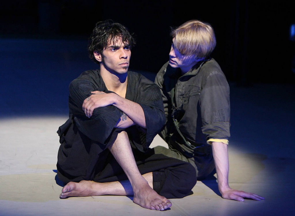 16. Jason Reilly and Marijn Rademaker, Othello by J.Neumeier, Stuttgart Ballet, photo Stuttgart Ballet