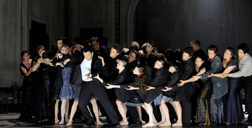 2. Luciano Bothelo and ensemble (2009), Orphée et Euridice by Christian Spuck, Stuttgart 