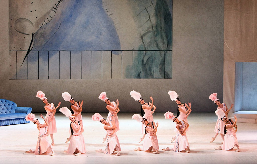 3. Ensemble, "Les Biches" by B.Nijinska, Bavarian State Ballet 