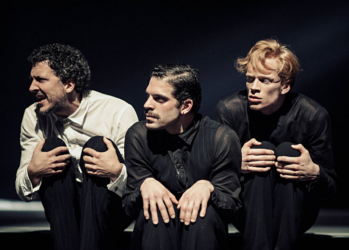 Same three. Same three. Same three. Simple candles trading. Same three.