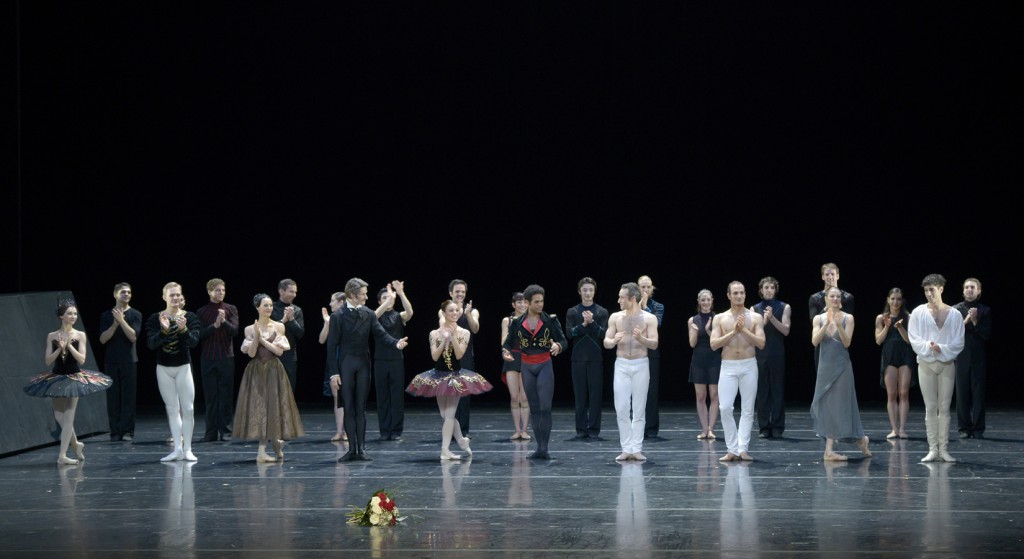 5. First row: A.Ol, A.Lyubimov, M.Simon, A.Jones, F.Oliveira, Y.Acosta, F.Voranger, J.Bubeníček, A.Behrend, S.Bourgond; second row: ensemble, “2.International Ballet Gala”, Ballet of the State Theater Nuremberg © B.Stöß 2015