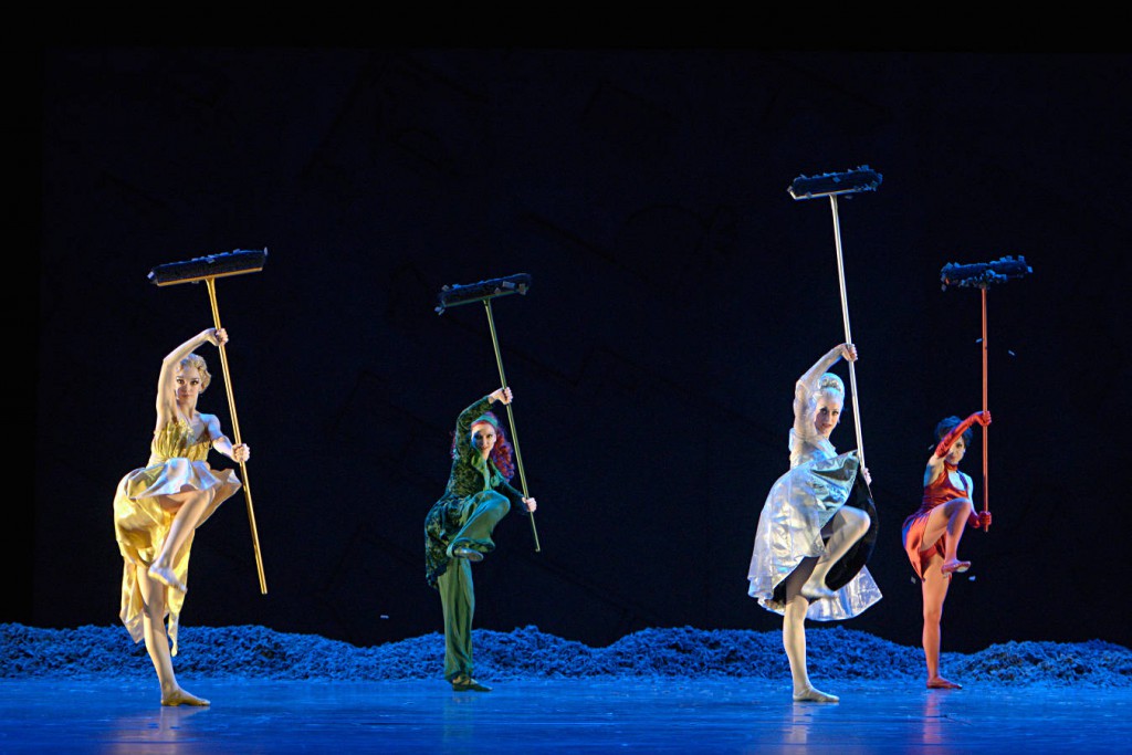 6. J.Brunner, G.Mihaylova, I.Kapoczynska, G.Tonelli, Sleeping Beauty by Mats Ek, Zurich Ballet 