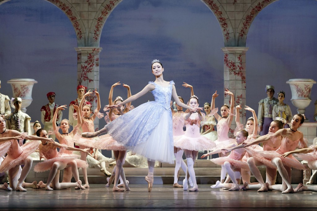 8. S.Lee and students of the Palucca School, “Coppélia” by G.Balanchine and A.Danilova after M.Petipa, Semperoper Ballet © C.Radu 2015