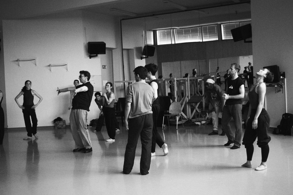 2. M.Goecke and ensemble of the Ballett am Rhein, rehearsal of “Lonesome George”, Ballett am Rhein © F.Jennewein, Stuttgart 2015