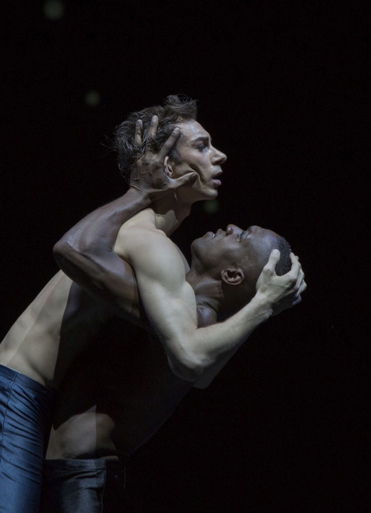 1. M.Menha and C.Nzerem, “verwundert seyn – zu sehn” by M.Schläpfer, Ballett am Rhein © G.Weigelt 2015