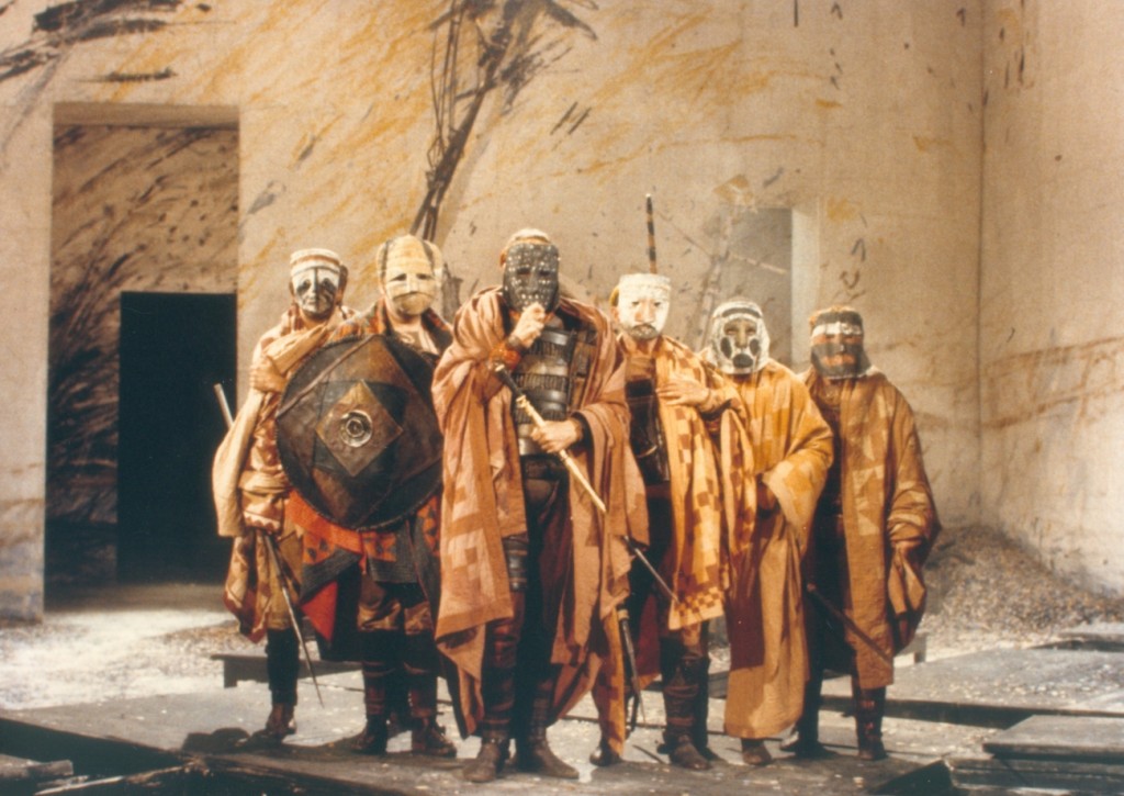 14. Ensemble, “Troilus and Cressida”; D.Dorn, director; Kammerspiele Munich 1986 © German Theater Museum, Munich, O.Sternberg 2015