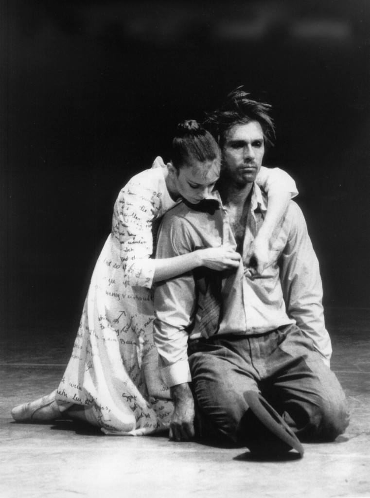 15. G.Hyatt and I.Liška, “Peer Gynt”; J.Neumeier, choreographer; Hamburg Ballet 1989 © H.Badekow 2015