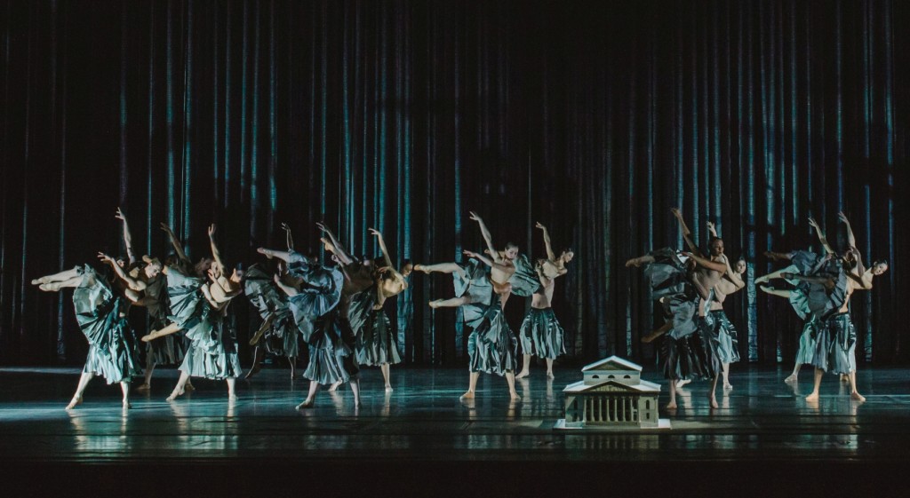 9. Ensemble, “Zugvögel” by J.Kylián, Bavarian State Ballet, Munich 2015 © DayKol 2015