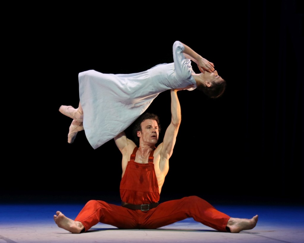 2. A.Cojocaru and C.Jung, “Peer Gynt” by J.Neumeier, Hamburg Ballet © H.Badekow 2015