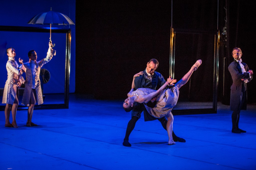 2. D.Zhu, J.-A.Stupar, J.Bubeníček, S.Vinograd and J.Vallejo, “L'Heure Bleue” by J.Bubeníček, Les Ballets Bubeníček 2015 © S.Ballone 