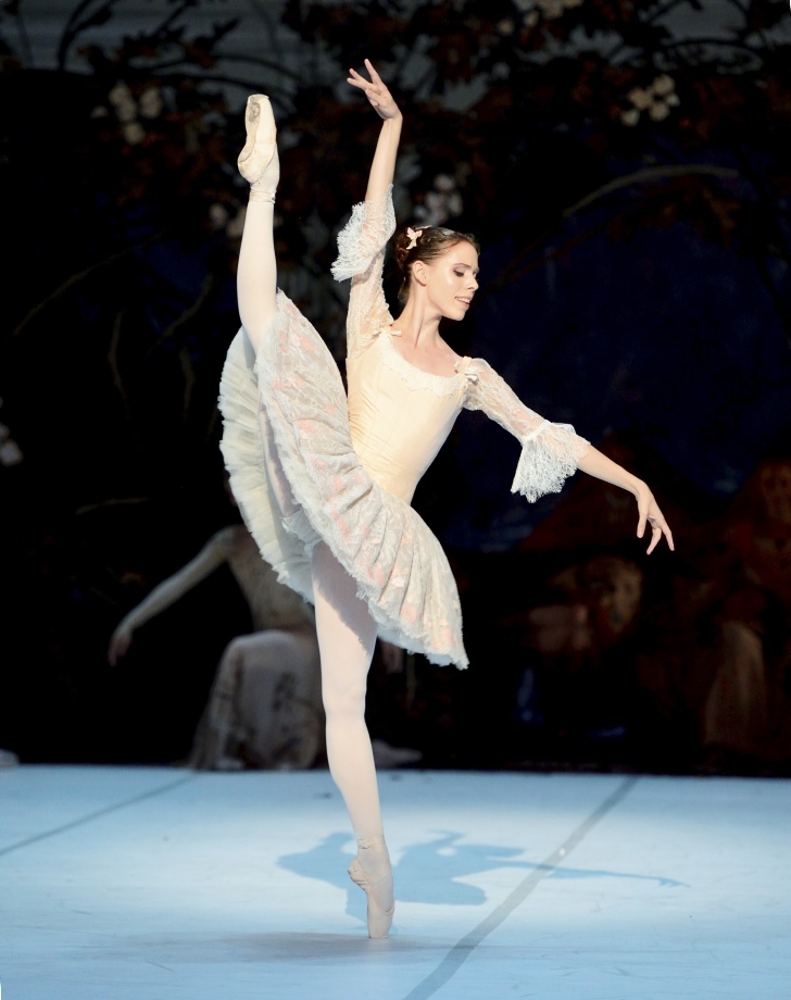 3. E.Badenes, “Sleeping Beauty” by M.Haydée after M.Petipa, Stuttgart Ballet 2015 © Stuttgart Ballet
