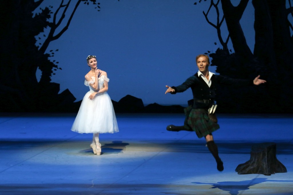 4. A.Cojocaru and J.Kobborg, “La Sylphide” by A.Bournonville / J.Kobborg © H.Badekow 2015