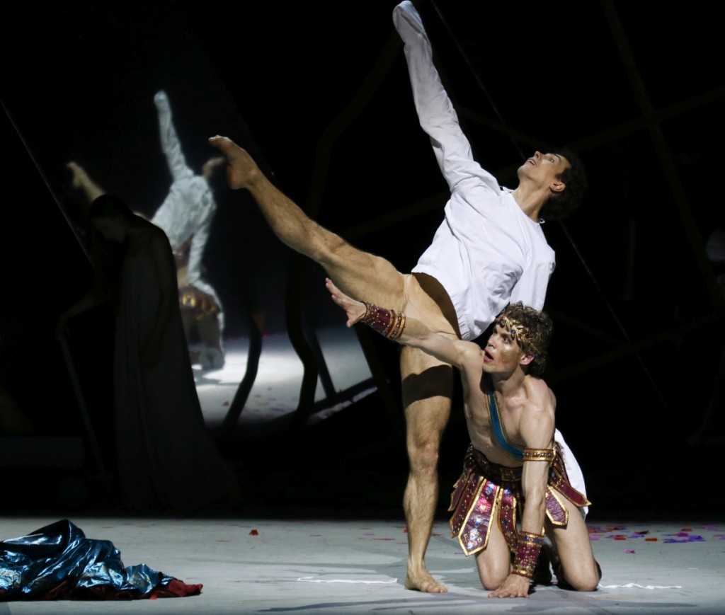 6. A.Riabko and C.Jung, “Peer Gynt” by J.Neumeier, Hamburg Ballet © H.Badekow 2015