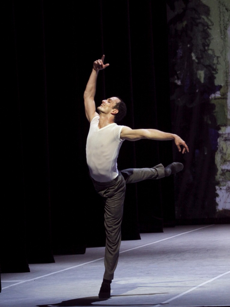 6. O.Bubeníček, “Le Pavillon d'Armide” by M.Fokine / A.Danilova / J.Neumeier, Hamburg Ballet © H.Badekow 2015