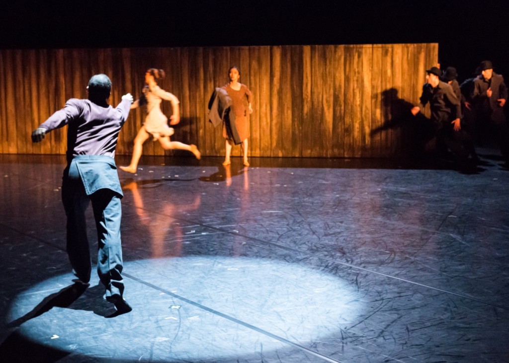 10. J.Bubenicek and ensemble, Walking Mad by J.Inger, Semperoper Ballet, photo I.Whalen