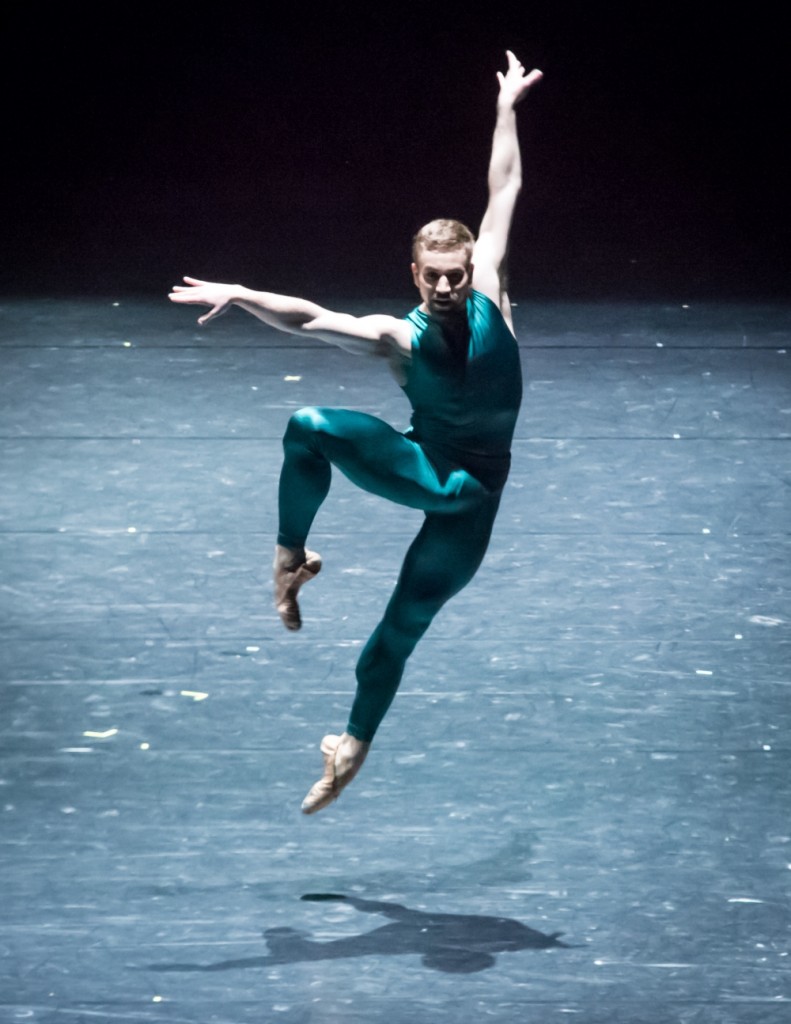 9. J.Vallejo, In the Middle, Somewhat Elevated by W.Forsythe, Semperoper Ballet, photo I.Whalen