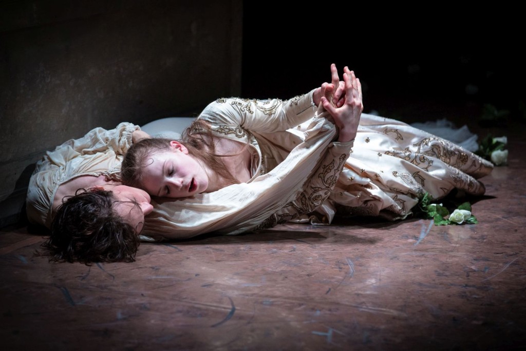 13. J.Bellussi and E.Mazon, Romeo and Juliet by J.Neumeier, Hamburg Ballet © S.Ballone