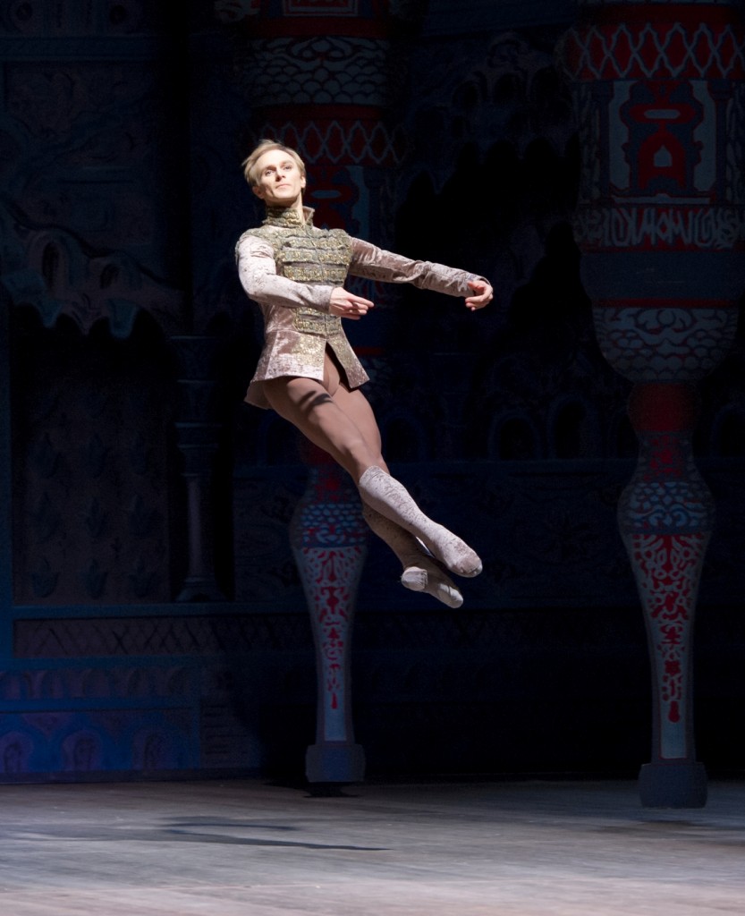 2. D.Kupinski, Raymonda by P.Lidberg, Royal Swedish Ballet, photo H.Nilsson