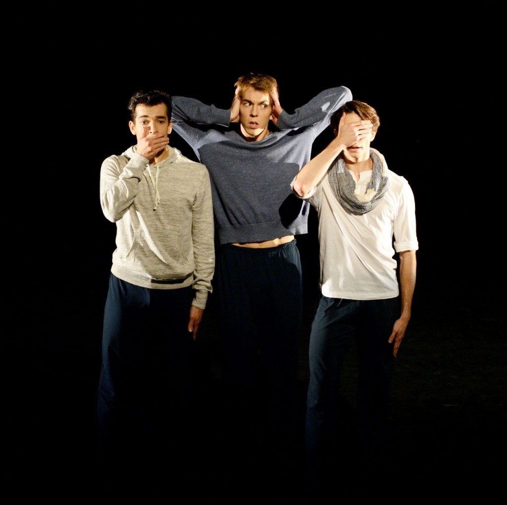 4. Ö.Ayik, R.Robinson and L.Stiens, Are you as big as me? by R.Novitzky, Stuttgart Ballet, photo Stuttgart Ballet