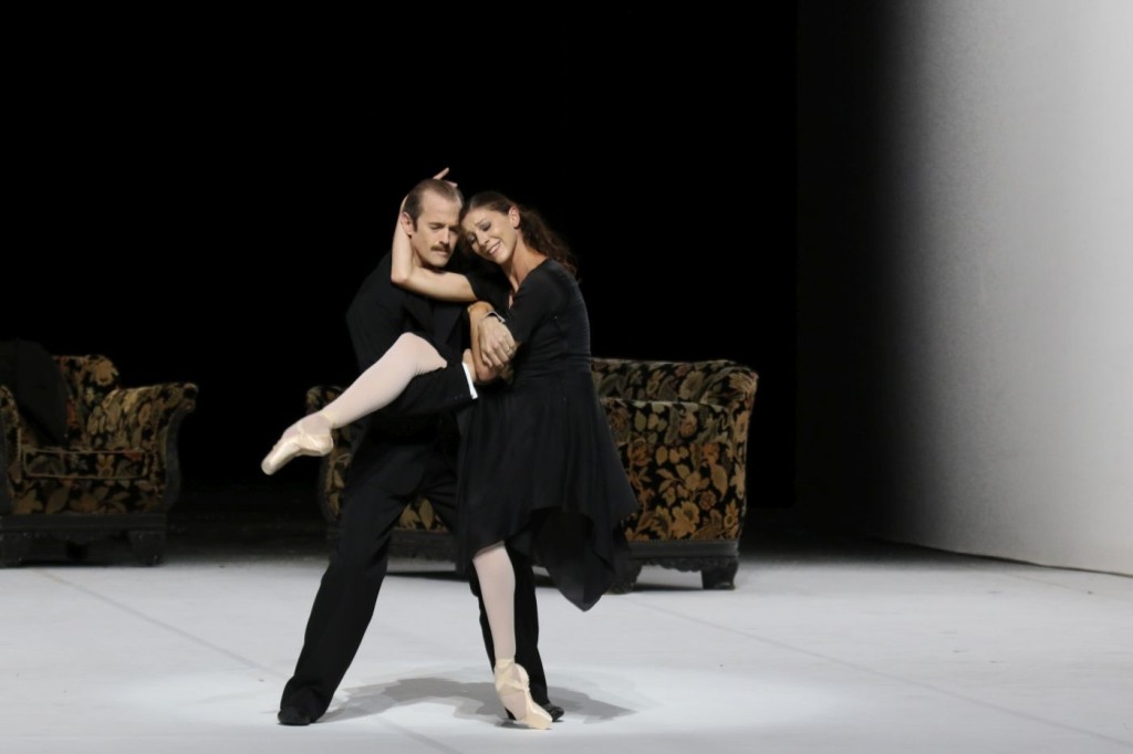 2. L.Riggins and H.Bouchet, "A Cinderella Story" by J.Neumeier, photo: Holger Badekow