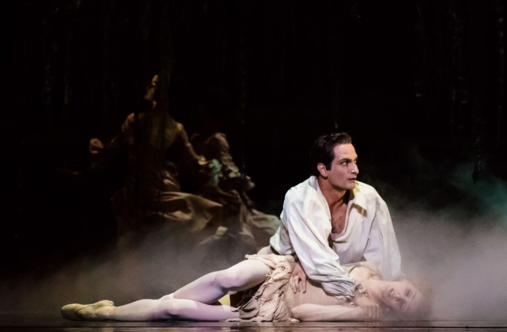 10. M.Hamilton and J.Bubeniček, “Manon” by K.MacMillan, photo: Ian Whalen