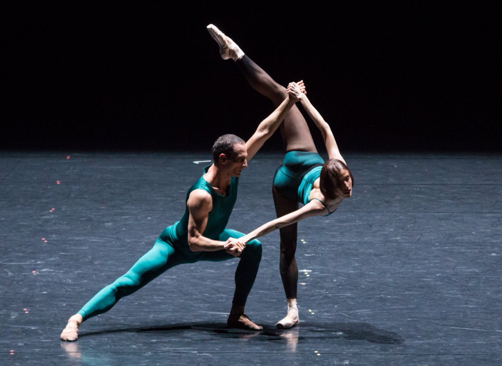 12. J.Bubeníček and S.Gileva, “In the Middle, Somewhat Elevated” by W.Forsythe, Semperoper Ballet © I.Whalen