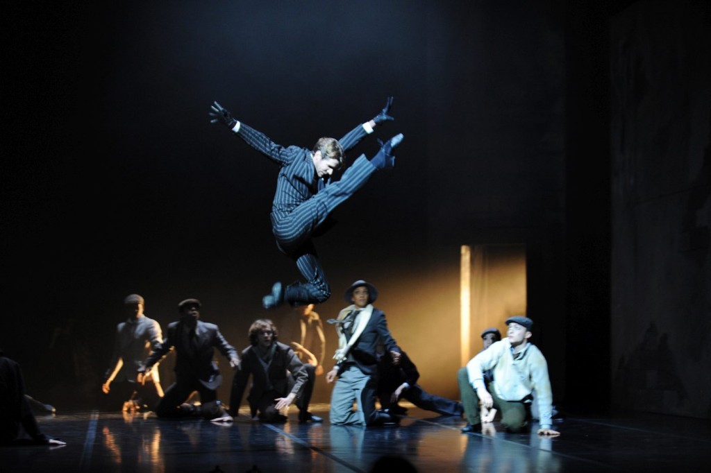 3. Ensemble, “Le Mandarin Merveilleux” by M.Béjart, Béjart Ballet © P.Pache