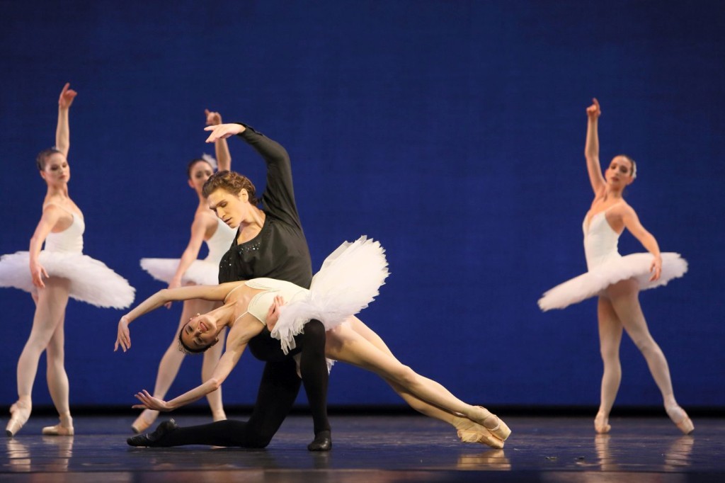 2. L.Lacarra, M.Dino and ensemble, “Symphony in C” by G.Balanchine, Bavarian State Ballet © W.Hösl