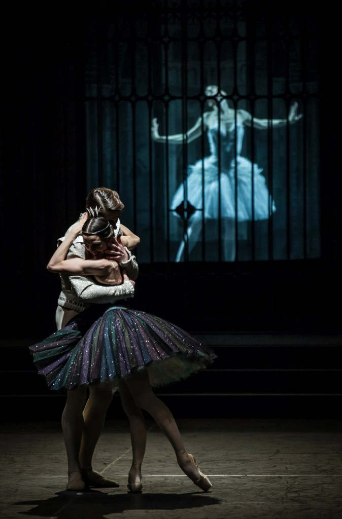 16. V.Kapitonova and A.Jones, “Swan Lake” by M.Petipa and L.Ivanov with additional choreography by A.Ratmansky, Ballet Zurich 