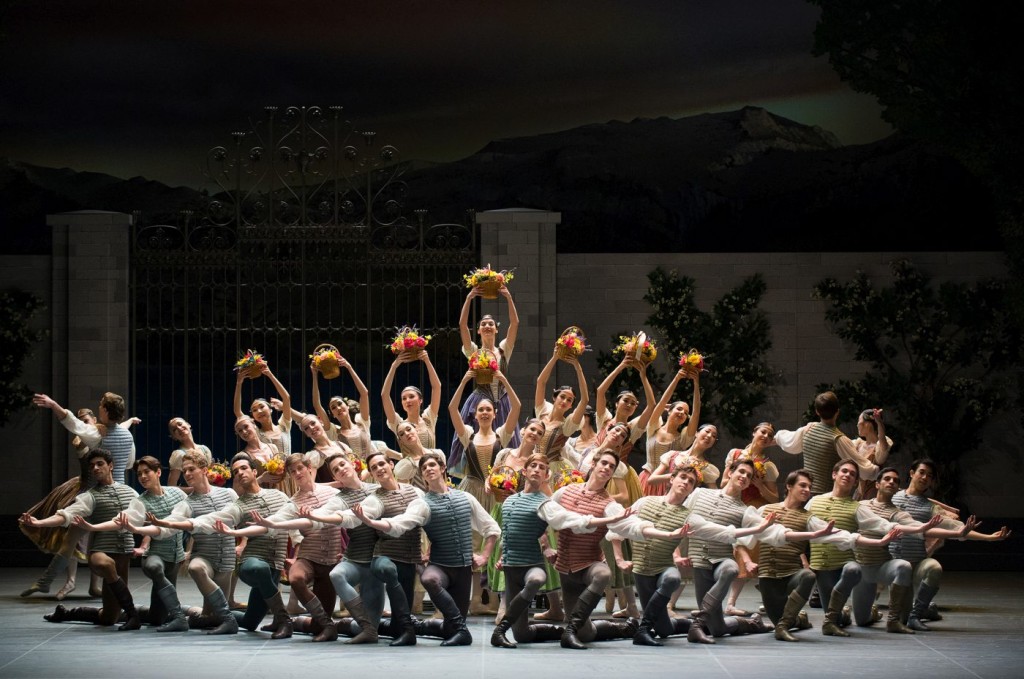 3. Ensemble, “Swan Lake” by M.Petipa and L.Ivanov with additional choreography by A.Ratmansky, Ballet Zurich and Junior Ballet Zurich 