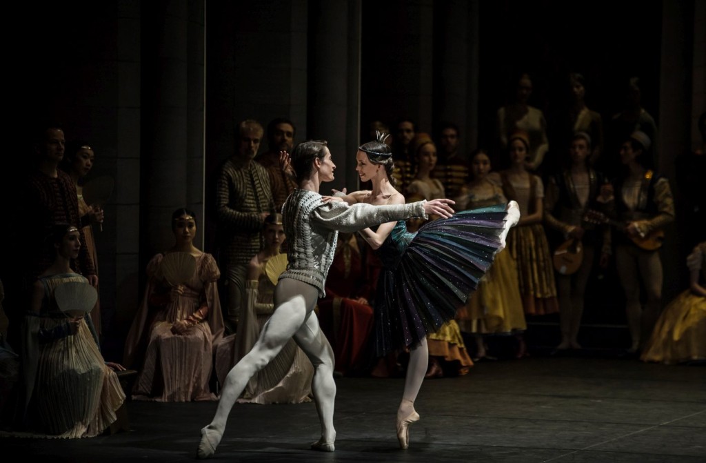 15. V.Kapitonova, A.Jones and ensemble, “Swan Lake” by M.Petipa and L.Ivanov with additional choreography by A.Ratmansky, Ballet Zurich and Junior Ballet Zurich