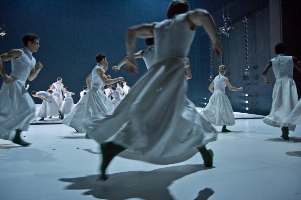 3. Ensemble, “COW” by A.Ekman, Semperoper Ballet © T.M.Rives