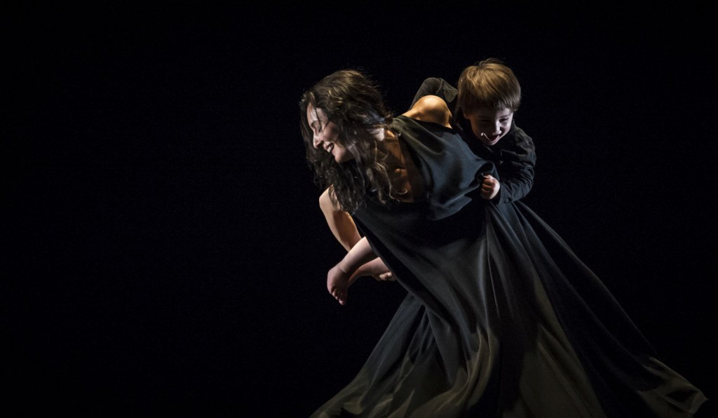 15. M.Simon and her son, “Cunt” by S.Ezzell; Noverre Society, Young Choreographers © Carlos Quezada