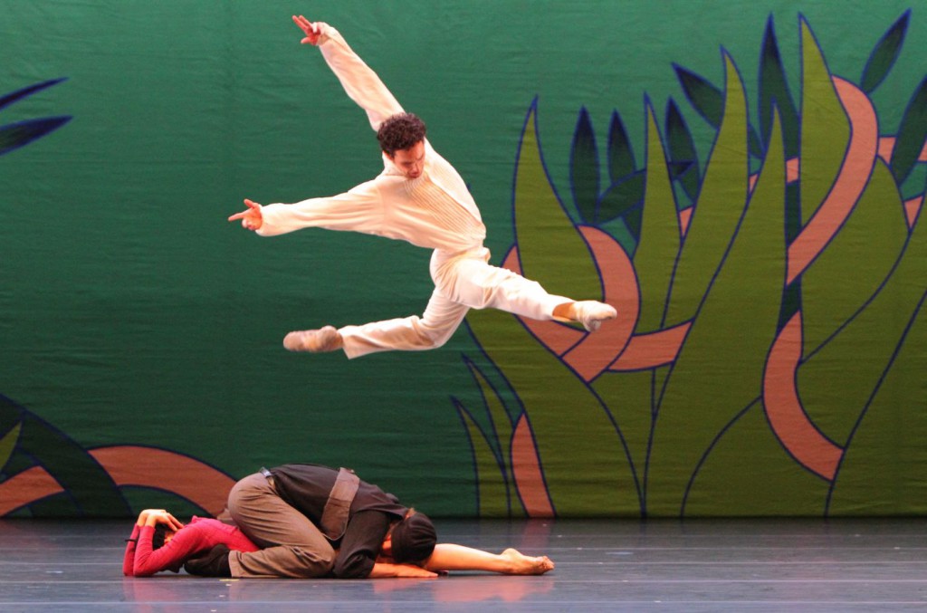 17. G.Özgür, L.Slavický and M.Urban, “Giselle” by M.Ek, Bavarian State Ballet © W.Hösl 