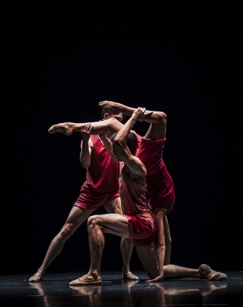 12. A.Su, R.Robinson and L.Stiens, “Haven” by R.Chappell; Noverre Society, Young Choreographers © Carlos Quezada