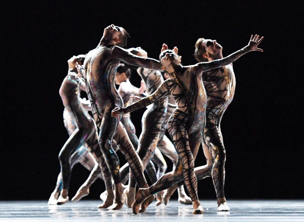 6. Ensemble, “CRANE” by G.Williamson, Dutch National Ballet © H.Gerritsen 2016