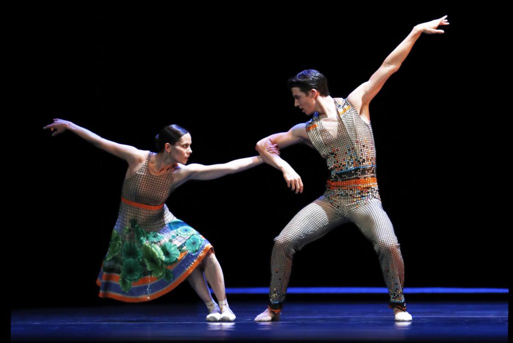 9. I.de Jongh and M.ten Kortenaar, “Merge” by E.Meisner, Dutch National Ballet © H.Gerritsen 2016