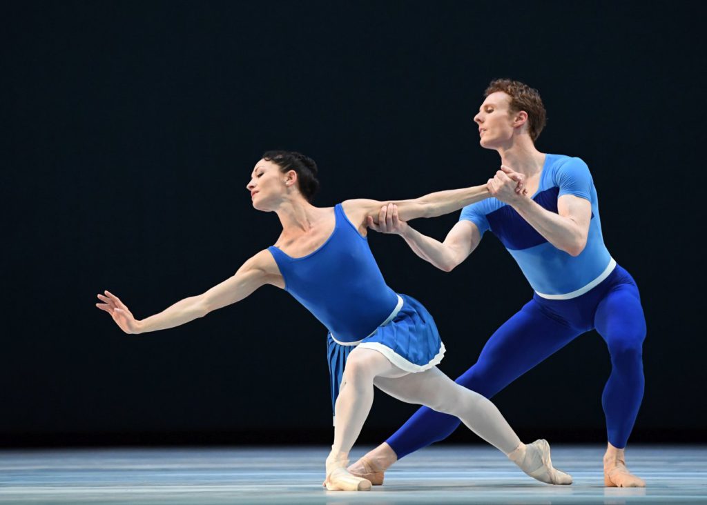 3. A.Tsygankova and R.Wörtmeyer, “Year of the Rabbit” by J.Peck, Dutch National Ballet © H.Gerritsen 2016