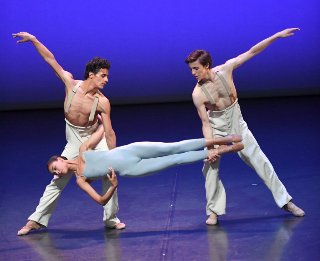 8. Students of the School of the Hamburg Ballet, “Yondering” by J.Neumeier, School of the Hamburg Ballet © Stuttgart Ballet 2016